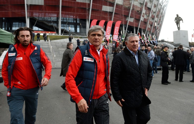 Przed Stadionem Narodowym odsłonięto pomnik Kazimierza Górskiego
