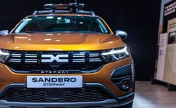 Dacia i Renault w nowych rękach. Transakcja przebiła kontrakt Kulczyka