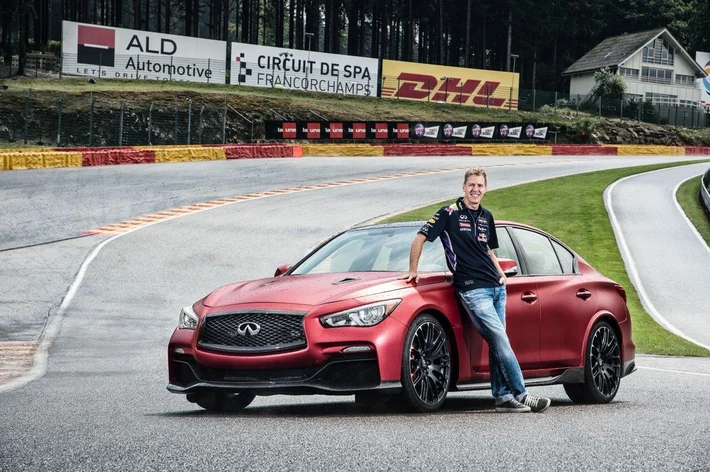 Infiniti Q50 Eau Rouge/fot.materiały prasowe