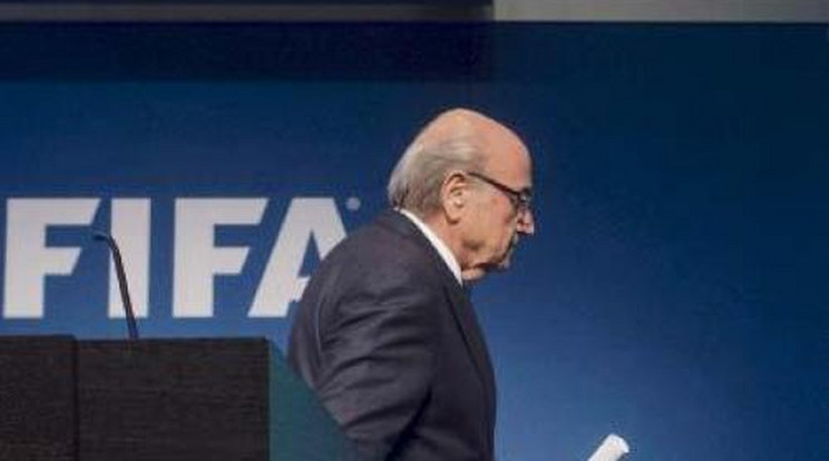 Blatterrel bukik az orosz és a katari vb?