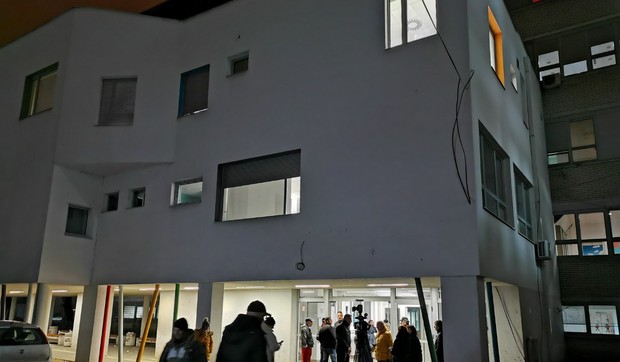 Monika se nalazi u bolnici, roditelji su sa njom