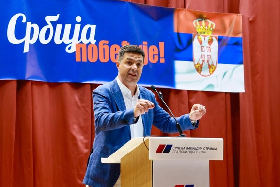 Pavlović: "Vučić je jedini koji građanima nudi konkretan program za razvoj Srbije"