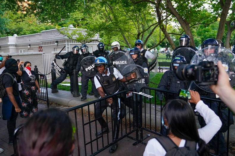 Protest ispred Bele kuće