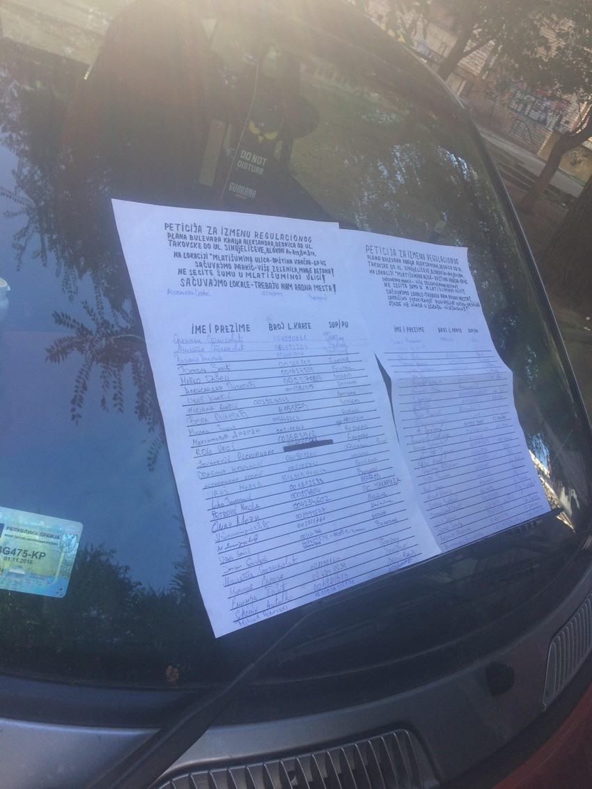 Peticija zakačena za kamion