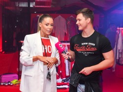 Najgorętsza zakupowiczka: Małgorzata Rozenek niebanalnie rozebrała się na sklepowej imprezie. FOTO