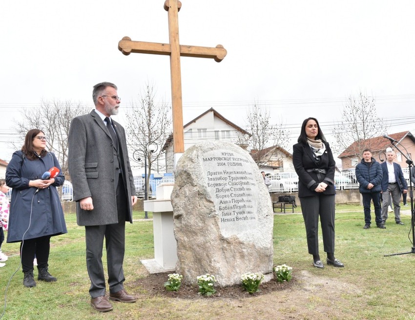 Dejan Ristić kaže da su 17. marta 2004. godine u plamenu mržnje nestajali vekovi postojanja i trajanja