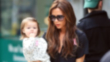 Victoria Beckham wystawiła na sprzedaż ubranka małej Harper