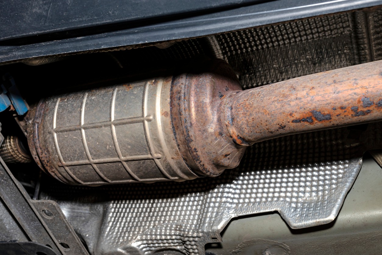 Filter pevných častíc DPF zachytáva sadze z naftového motora. Pri správnej starostlivosti vydrží 200 000 až 300 000 kilometrov bez výmeny. 