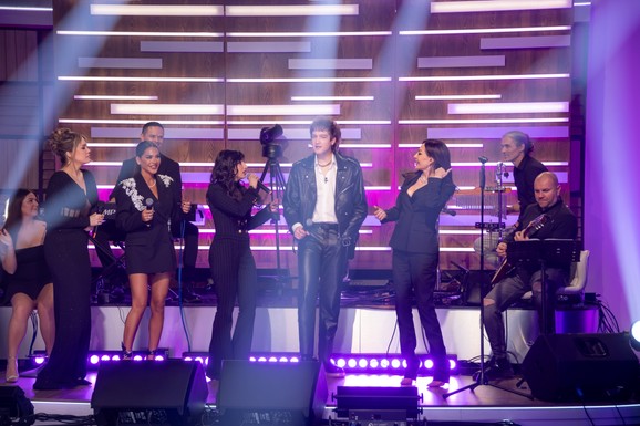 "DOBILA SAM VIŠE DESETINA HILJADA EVRA" Pevačice progovorile o bakšišu, šokirale priznanjem u "Ceca Show": Na ovim pesmama zarađuju najviše para