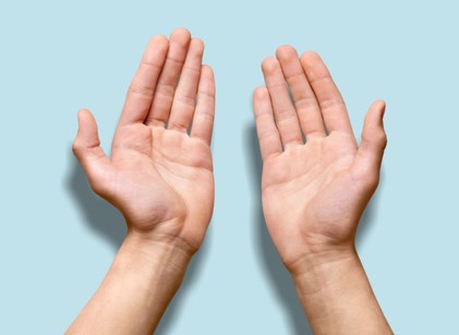 Tényleg megvédhetik a demenciától ezek az 5 másodperces kézgyakorlatok? című cikk nyitóképe