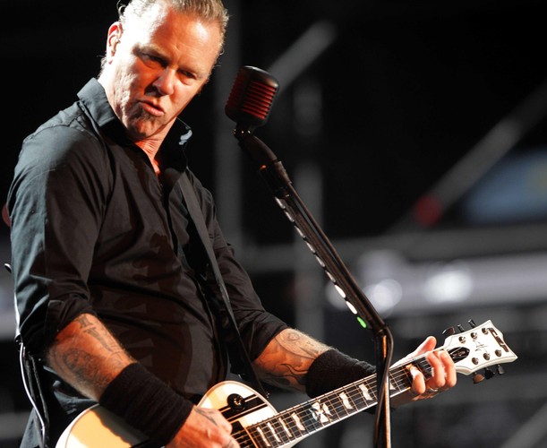 James Hetfield podczas koncertu w Asuncion w Paragwaju (24 marca 2014)