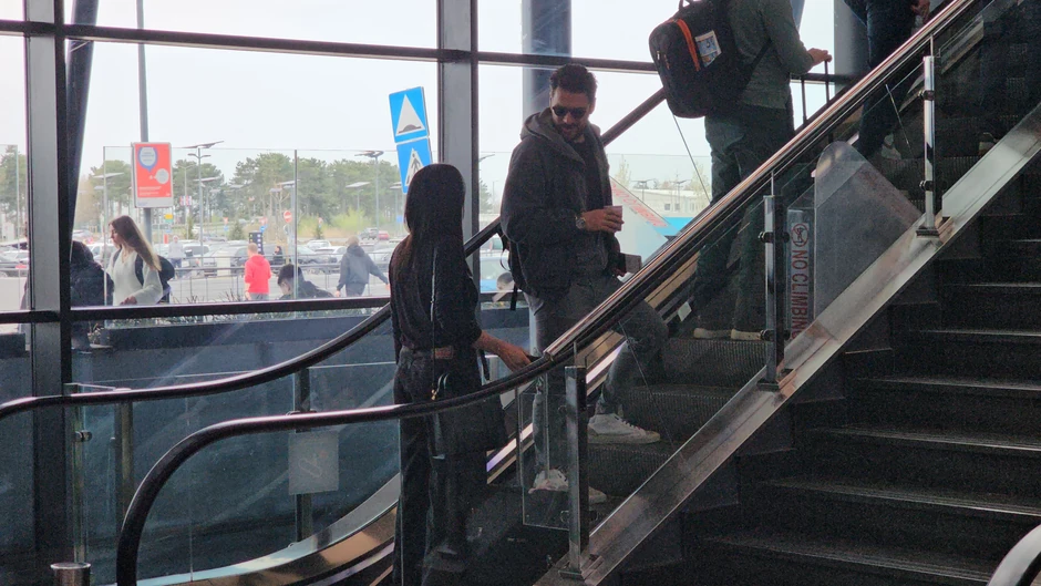 Sloboda Mićalović i Igor Đorđević na aerodromu