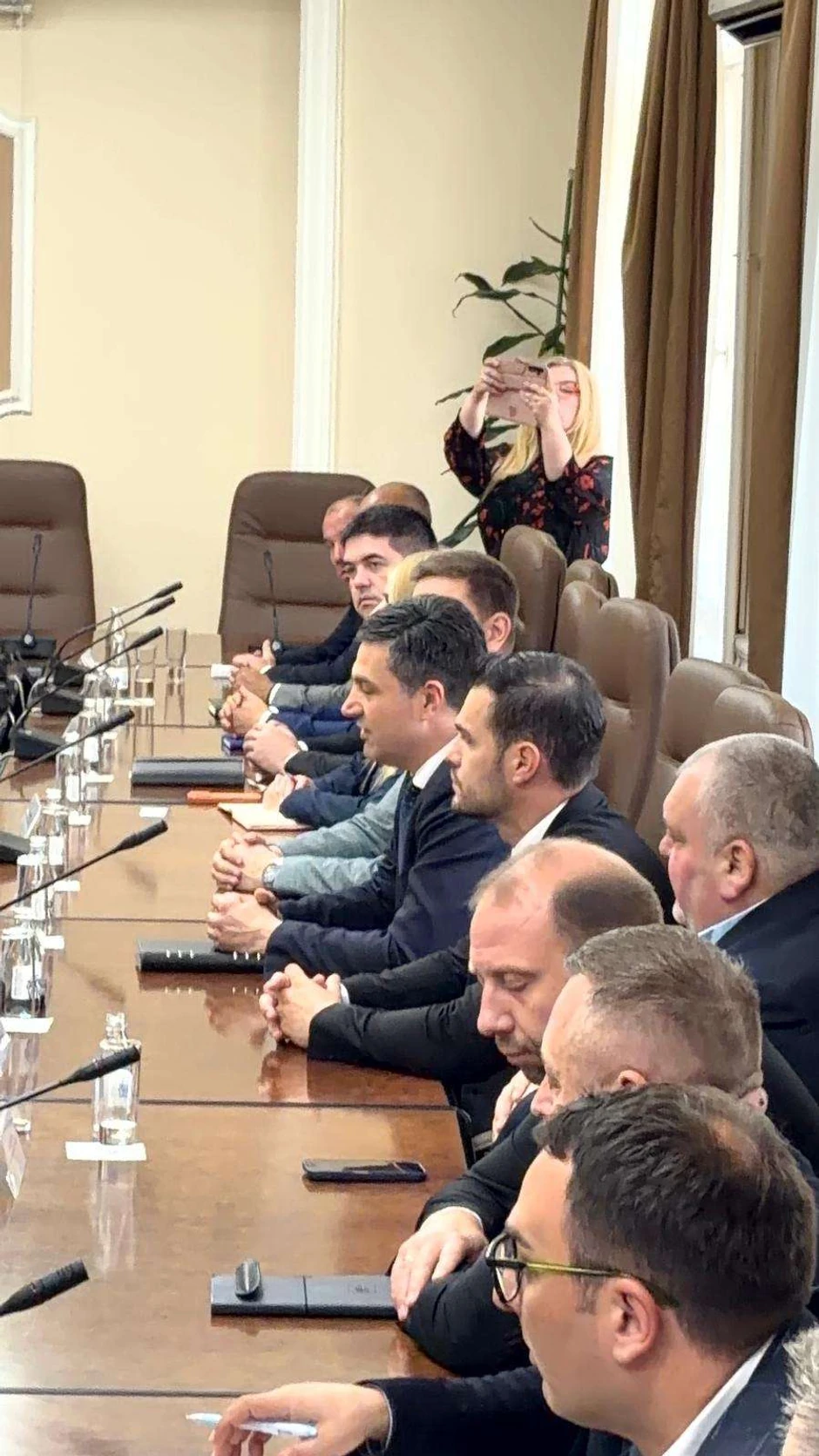 premijer Macut na otvaranju Kancelarije za komunikaciju gradjana sa Vladom u Nišu