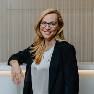 Dr. Tóth Eszter