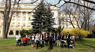 Tusk spotkał się z matkami pierwszego kwartału - zobacz galerię