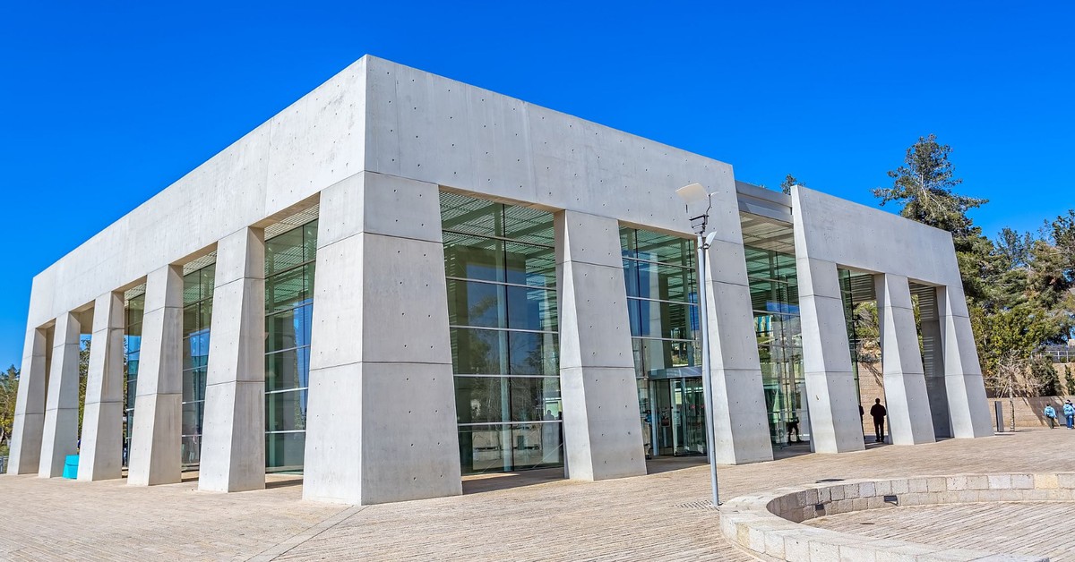 Skandaliczny wpis Instytutu Jad Waszem o Polakach. Szef MSZ, rzecznik rządu i IPN zabrali głos