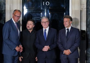 Fridrih Merc, Volodimir Zelenski, Kir Starmer i Emanuel Makron u Londonu 7. juna
