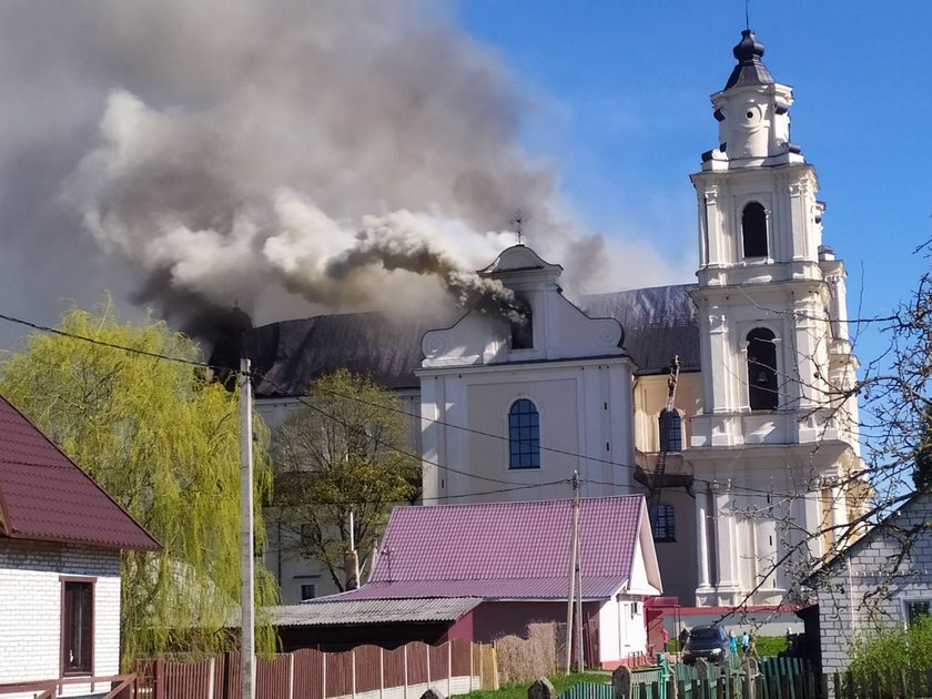 Ogień zauważyli parafianie przed porannym nabożeństwem