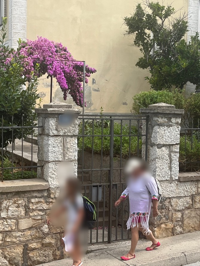Papuče sa razdvojenim prstima na nogama