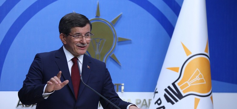 "New York Times": Dymisja premiera Turcji to przejaw autokratycznych rządów prezydenta Erdogana