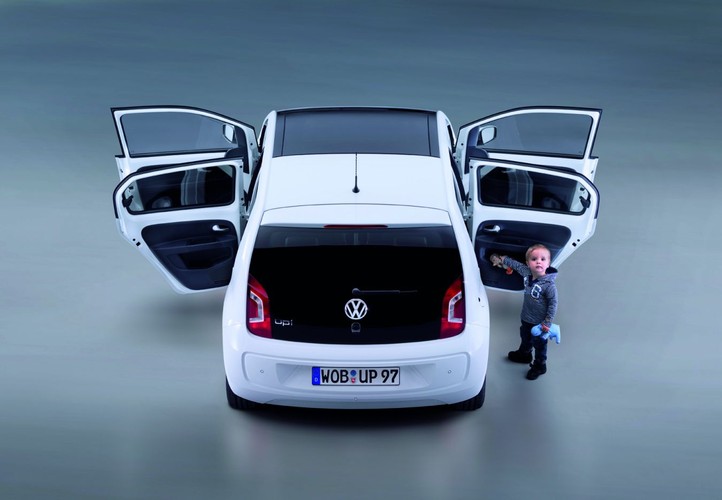 Bagażnik pomieści od 251 litrów do 951 litrów po złożeniu tylnych siedzeń