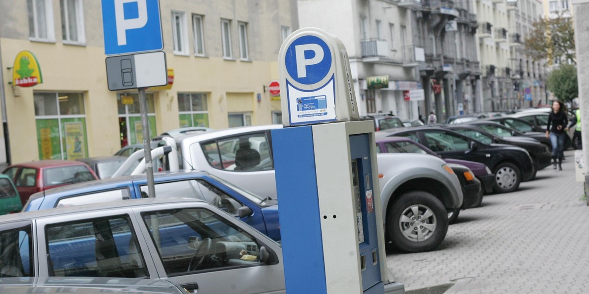 Warszawscy radni zdecydowali o podwyższeniu kary za brak opłaty parkingowej