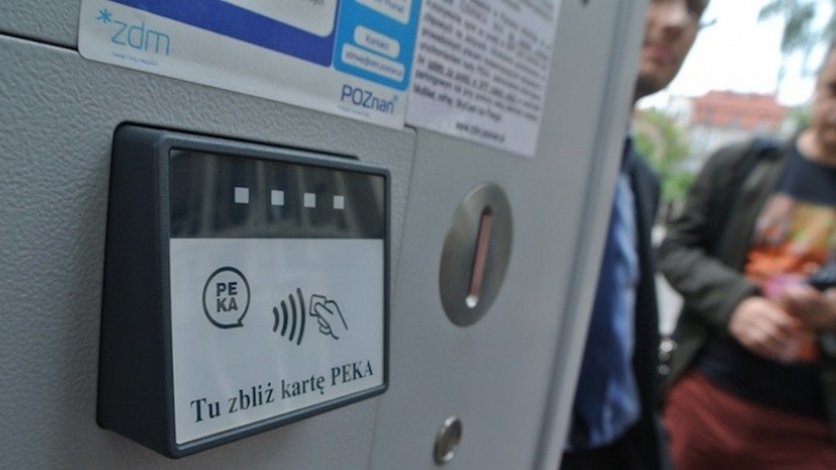 Na stronie urzędu miasta i Zarządu Dróg Miejskich znajduje się nowa wersja graficzna cyfrowego planu Poznania. Podobnie jak w poprzedniej wersji, cyfrowy plan miasta prezentuje trasy linii autobusowych i tramwajowych. Na planie można również znaleźć zasięg strefy płatnego parkowania w Poznaniu i lokalizację parkomatów.