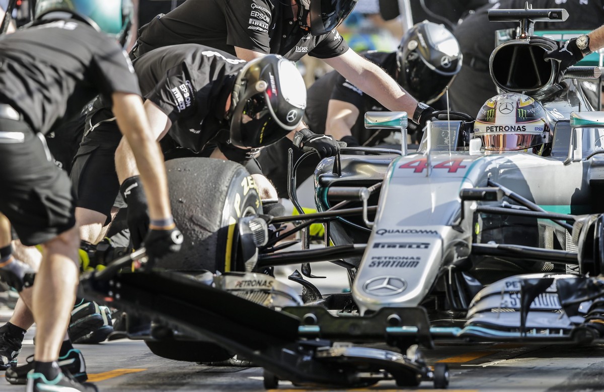 Formuła 1: 51. pole position Hamiltona. Kierowca teamu Mercedes GP wygrał kwalifikacje w Bahrajnie