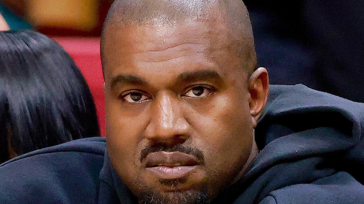 Szexuális zaklatással vádolja volt asszisztense Kanye Westet: a botrány visszataszító részletei