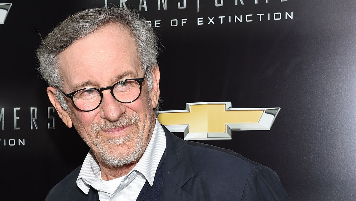 Steven Spielberg realizuje m.in. we Wrocławiu film "St. James Place" z Tomem Hanksem w roli głównej. Wrocław w obrazie Spielberga będzie "grał" powojenny Berlin. Ruszyły castingi na statystów do filmu.