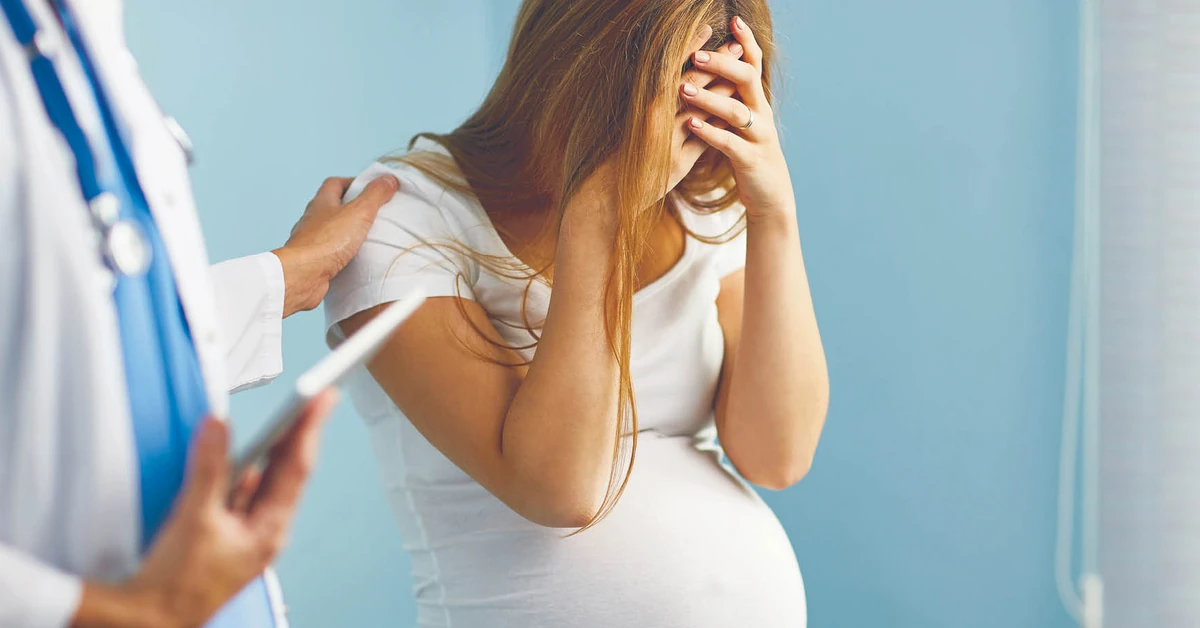Koniec z biurokratycznym koszmarem po stracie dziecka! Będą dwa rozporządzenia. Co się zmieni dla cierpiących rodziców?