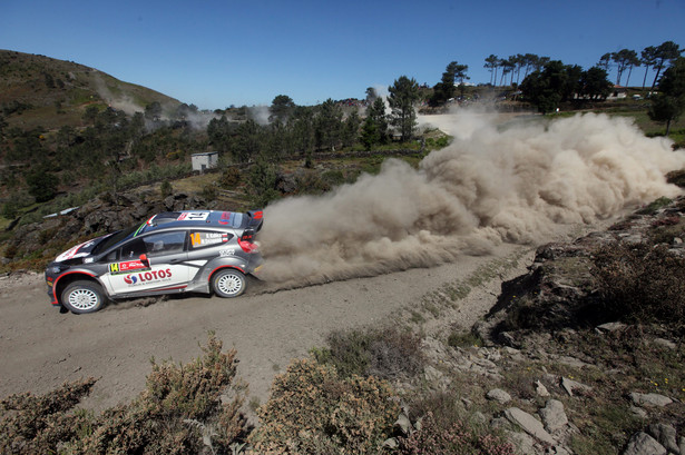 Rajd Portugalii: Latvala liderem. Kubica 9. przed ostatnim dniem zawodów