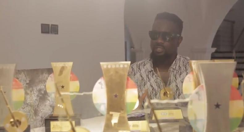 Sarkodie with his VGMA Awards