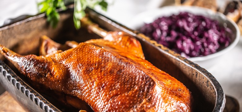 Gęś po staropolsku - tak robi ją Ewa Wachowicz. Mięso jest kruche i soczyste