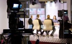 "To żart czy autentyk?" Poseł PO, dziennikarz TVP Info i sądowy pozew