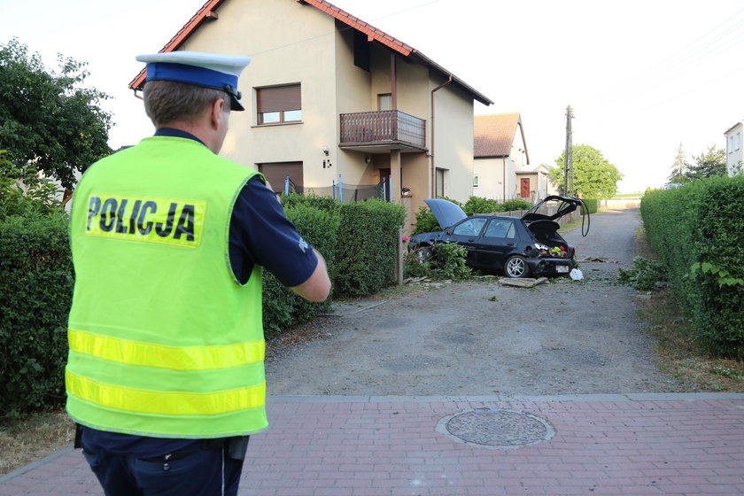 Pijany 20-latek spowodował wypadek. Dwie osoby trafiły do szpitala