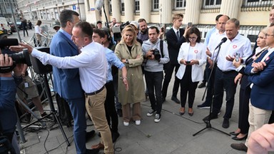 Pracownik TVP zakłócił konferencję Donalda Tuska. "To oznaka desperacji"