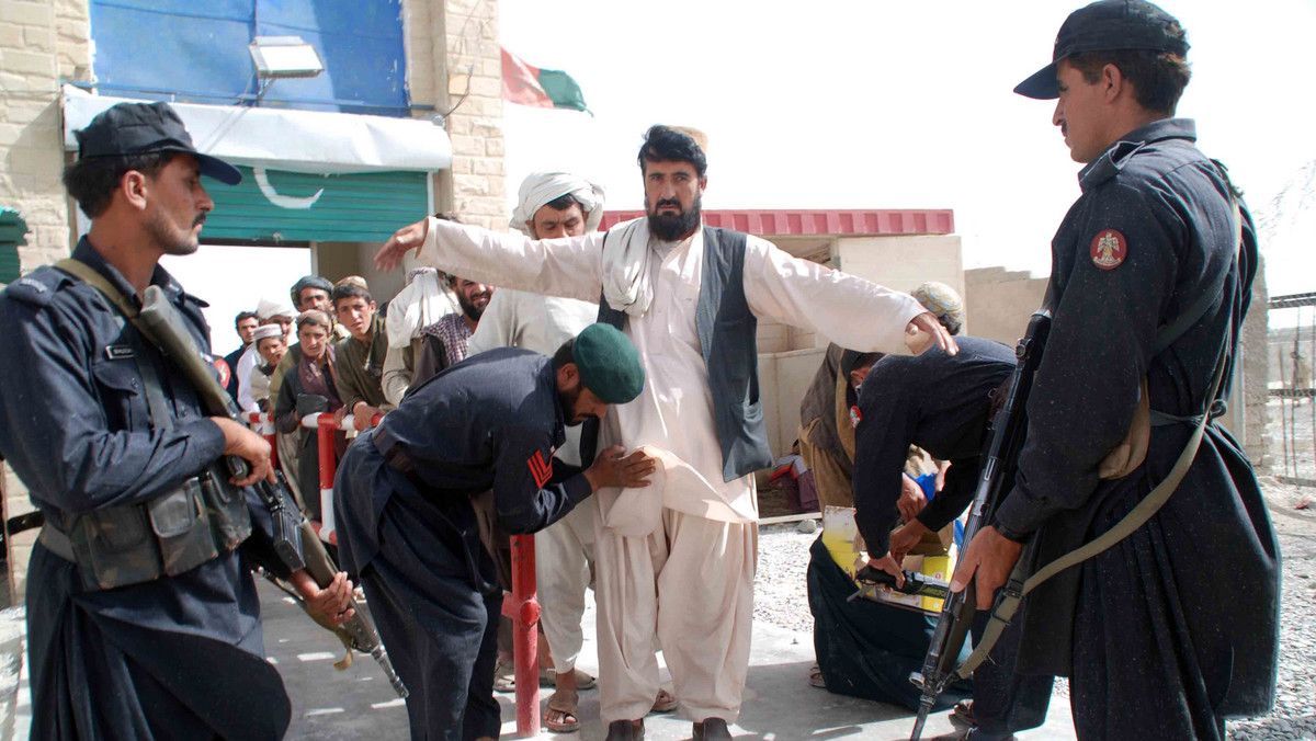 W wybuchach dwóch bomb na bazarze w Parachinar na terytoriach plemiennych na północy Pakistanu zginęło w piątek 41 ludzi - podała miejscowa policja i źródła medyczne. Rannych jest ponad 150 osób.