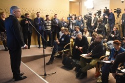 Karczewski: PiS robi krok w tył, wracamy do starych warunków pracy dziennikarzy