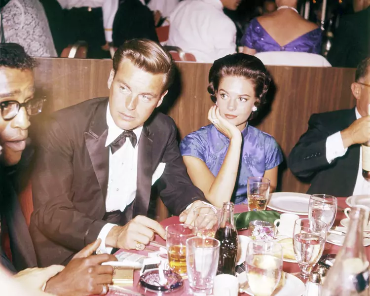 Natalie Wood i Robert Wagner ok. roku 1958. Wydawali się być parą idealną / Silver Screen Collection/Getty Images