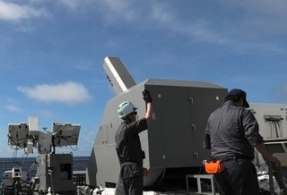 Japońskie działo elektromagnetyczne zniszczyło cel. Świat wchodzi w nową erę zbrojeń?