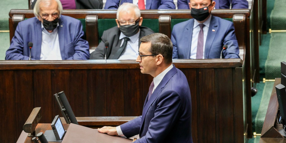 Premier Morawiecki może się cieszyć. Przepadł bowiem wniosek części opozycji o odrzucenie w pierwszym czytaniu Polskiego Ładu.