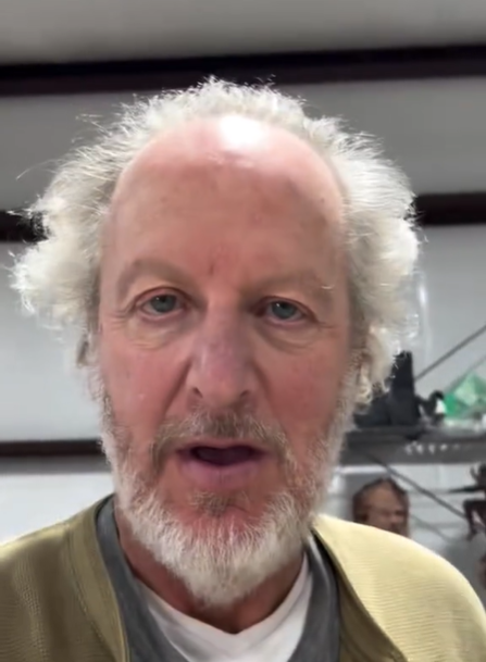 Herec Daniel Stern má teraz farm, kde predáva mandarínky a vyrába sochy.