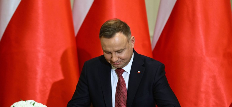 Nowa Karta Nauczyciela. Podwyżki i nie tylko. Prezydent podpisał nowelizację