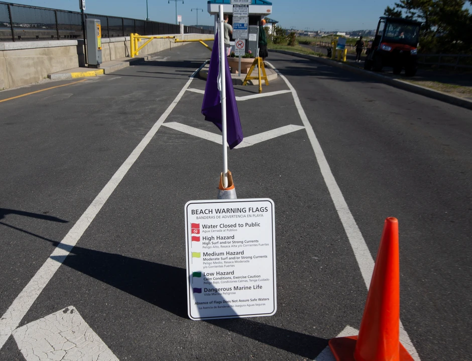 Upozorenje na meduze u Nahantu u Masačusetsu