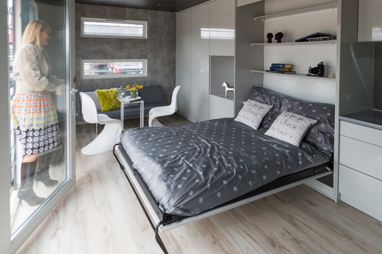 Wnętrze 25-metrowego M2 do złożenia z paczki