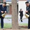 Si i Kim su zasadali jelu kao simbol njihovog večnog prijateljstva | Foto: Xinhua