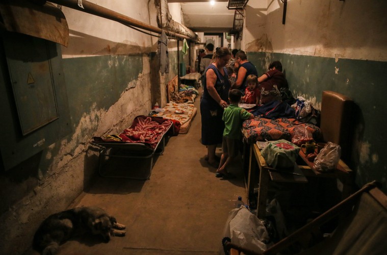 Ludzie w oblęzonym Iłowajsku żyją pod ziemią