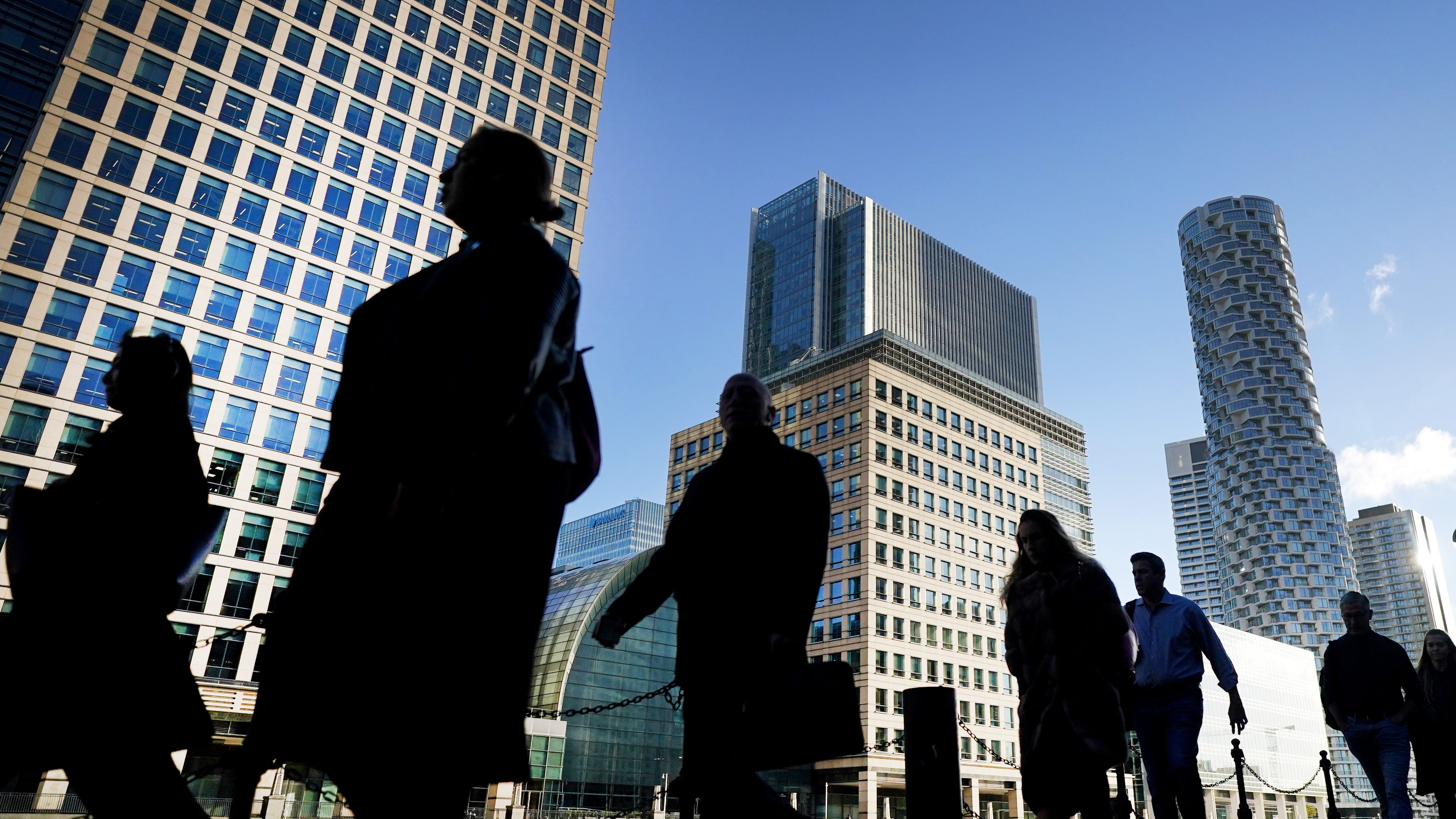 UK unemployment hits 4-year high as wage growth slows