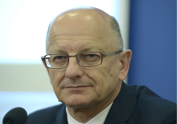 Obowiązki zawodowe związane z pełnioną funkcją Krzysztof Żuk łączy z zasiadaniem w Radzie Nadzorczej spółki Polskie LNG S.A. oraz prowadzeniem wykładów na Uniwersytecie im. Marii Curie-Skłodowskiej. Prezydent Lublina posiada dom o powierzchni 913 m/kw oraz dwa samochody - Hondę Accord i Citroena C4.
<br><br>
(fot. Radek Pietruszka/PAP)